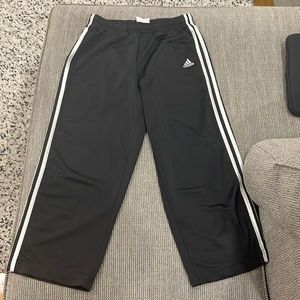 Adidas sporty capris